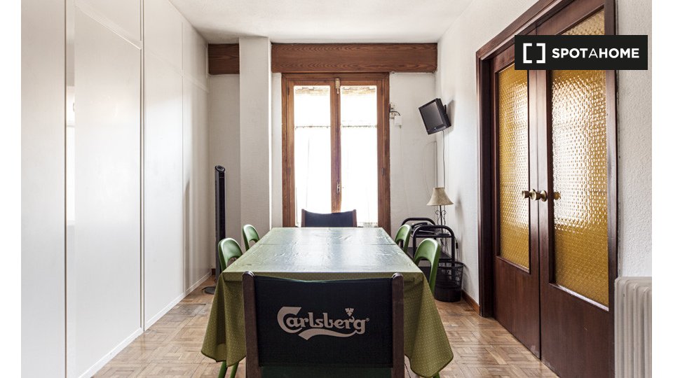 Double room Alcala_De_Henares, 6 beds, 180m² — photo 8
