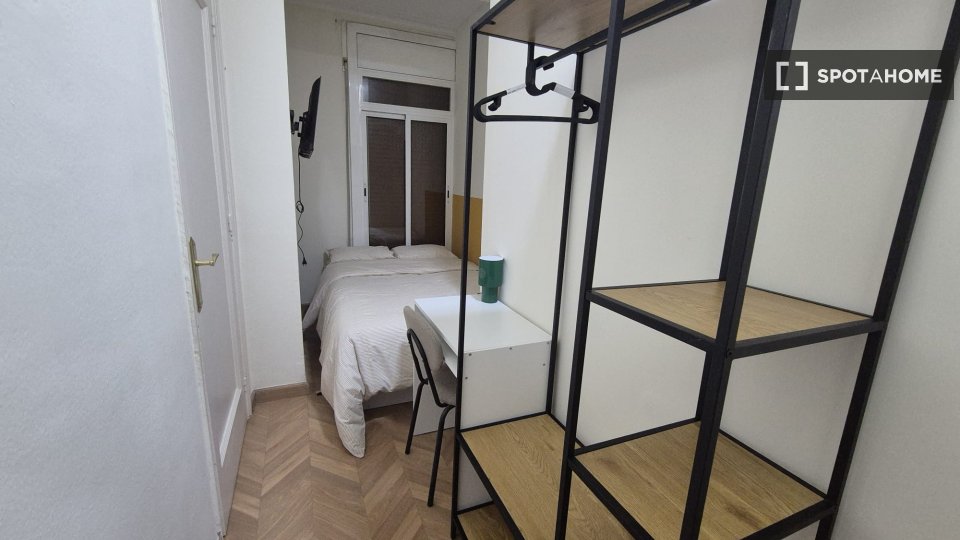 Double room Barcelona, 8 beds, 150m² — photo 18