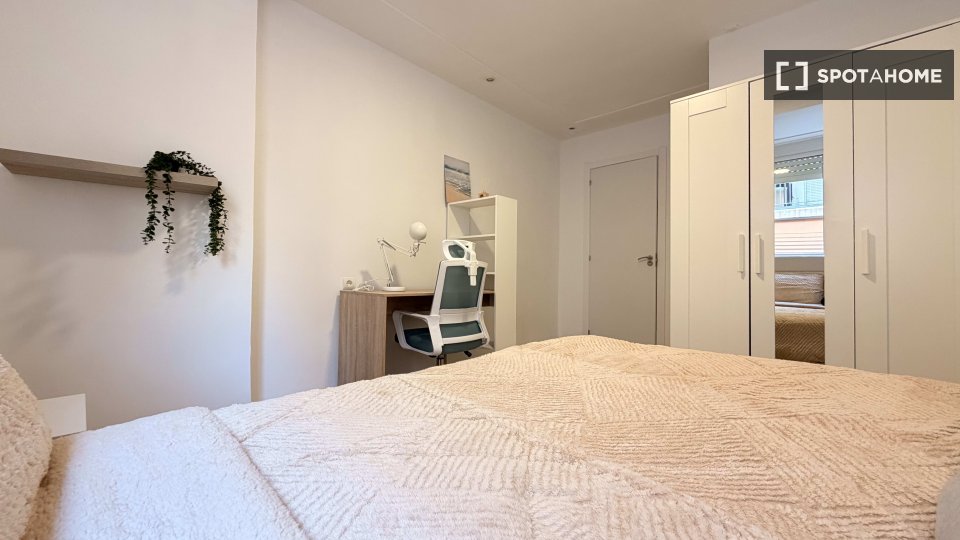 Double room Valencia, 6 beds — photo 2