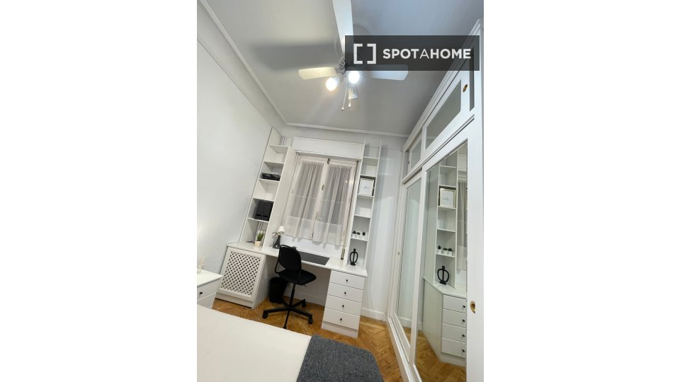 Double room Madrid, 7 beds — photo 26