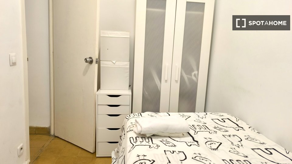Habitación en piso compartido en alquiler en San Diego, Madrid