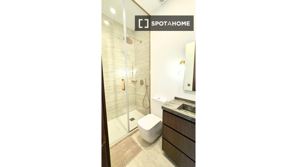 Apartment Madrid, 2 beds, 168m² — photo 13