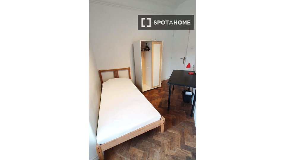 Double room Lisbon, 7 beds — photo 17