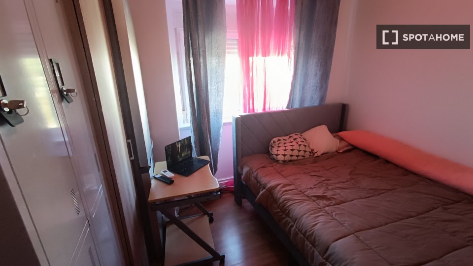 Double room Lisbon, 3 beds, 90m² — photo 94