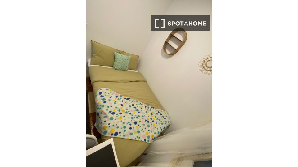Double room Madrid, 4 beds — photo 5