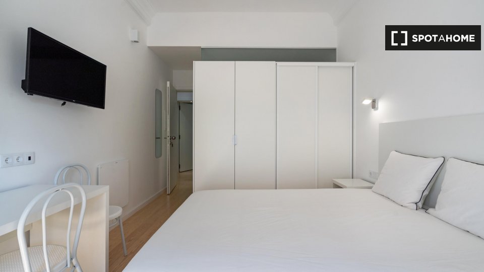 Double room Lisbon, 7 beds, 210m² — photo 15