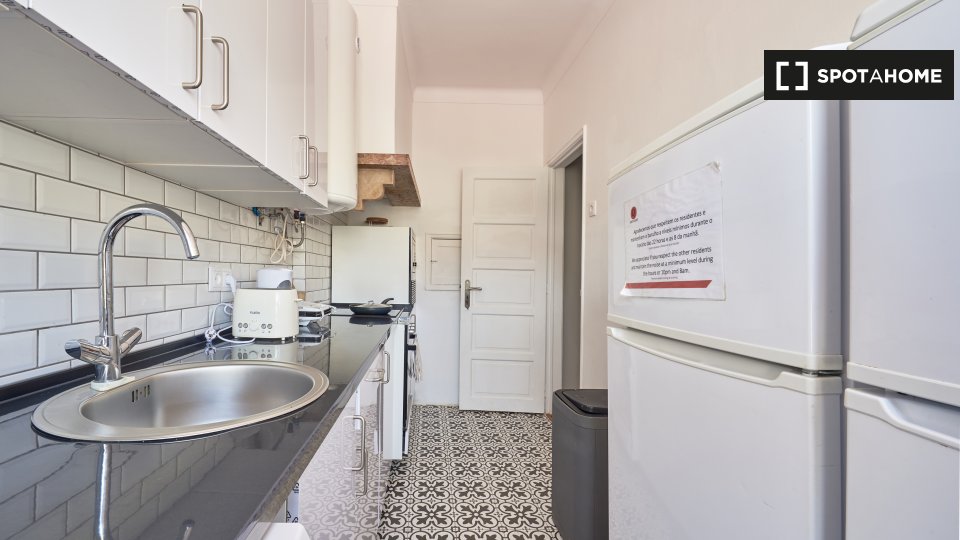 Double room Lisbon, 6 beds — photo 5