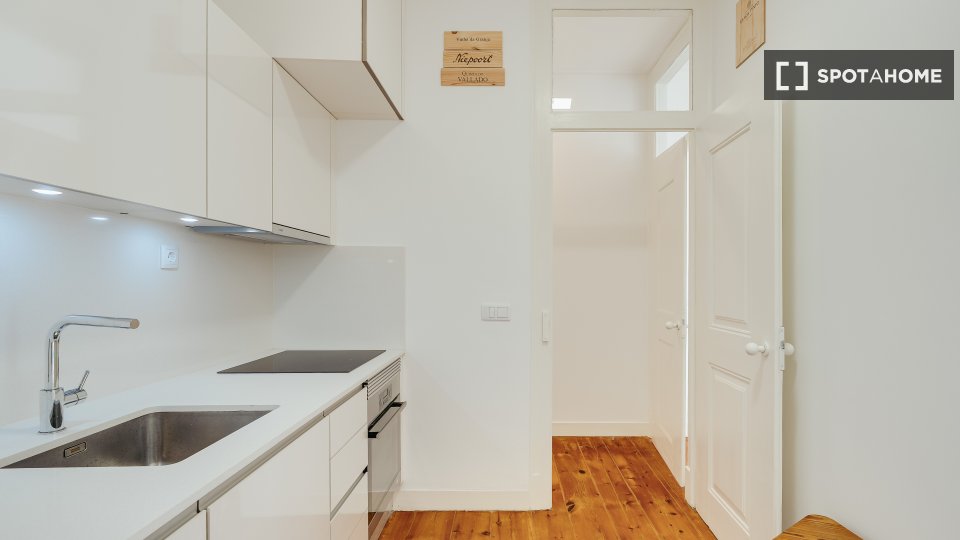 Apartment Lisbon, 1 bed, 70m² — photo 15