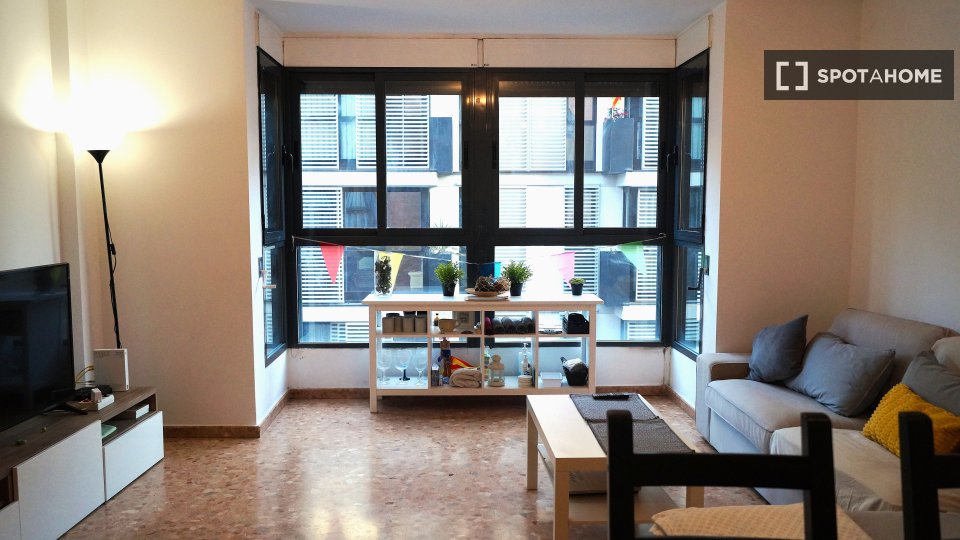Double room Valencia, 3 beds — photo 20
