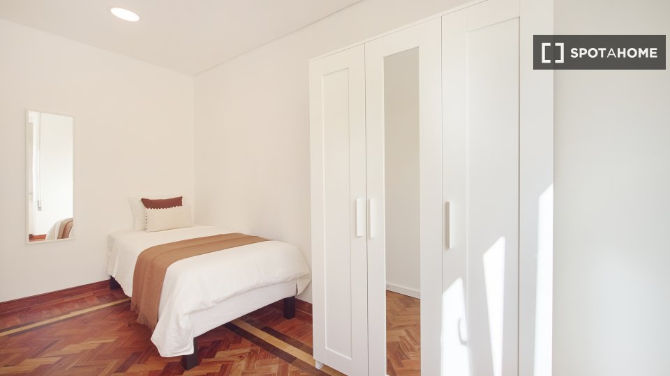 Double room Lisbon, 9 beds — photo 3