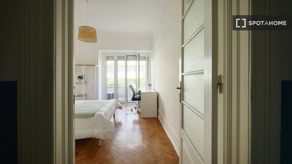 Double room Lisbon, 9 beds — photo 7