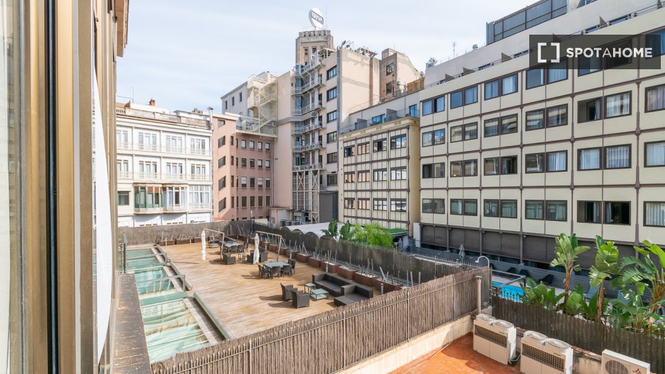 Double room Barcelona, 6 beds — photo 24