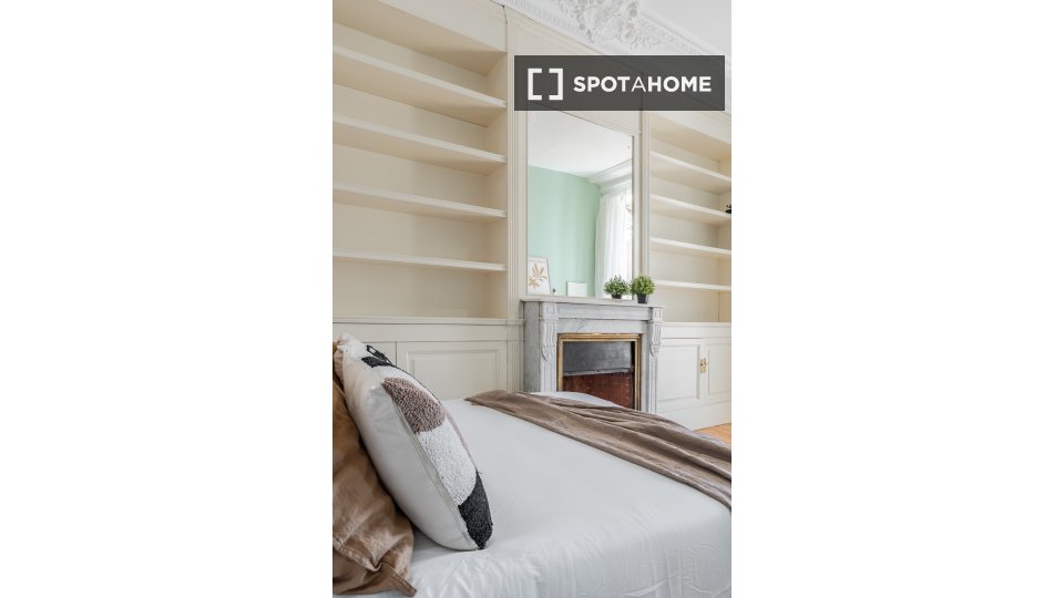 Double room Madrid, 10 beds, 173m² — photo 38