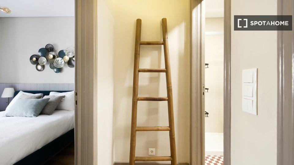 Apartment Lisbon, 1 bed — photo 8
