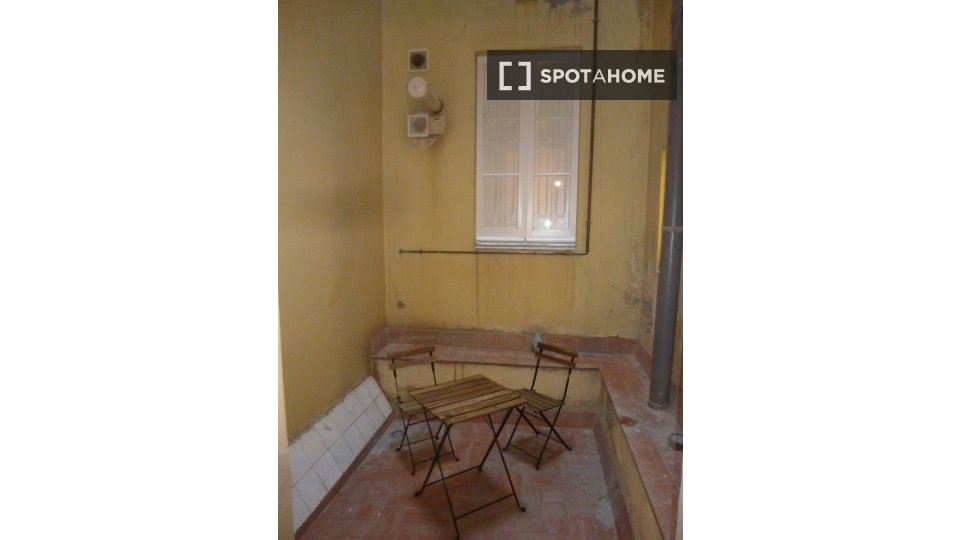 Double room Barcelona, 5 beds, 100m² — photo 2