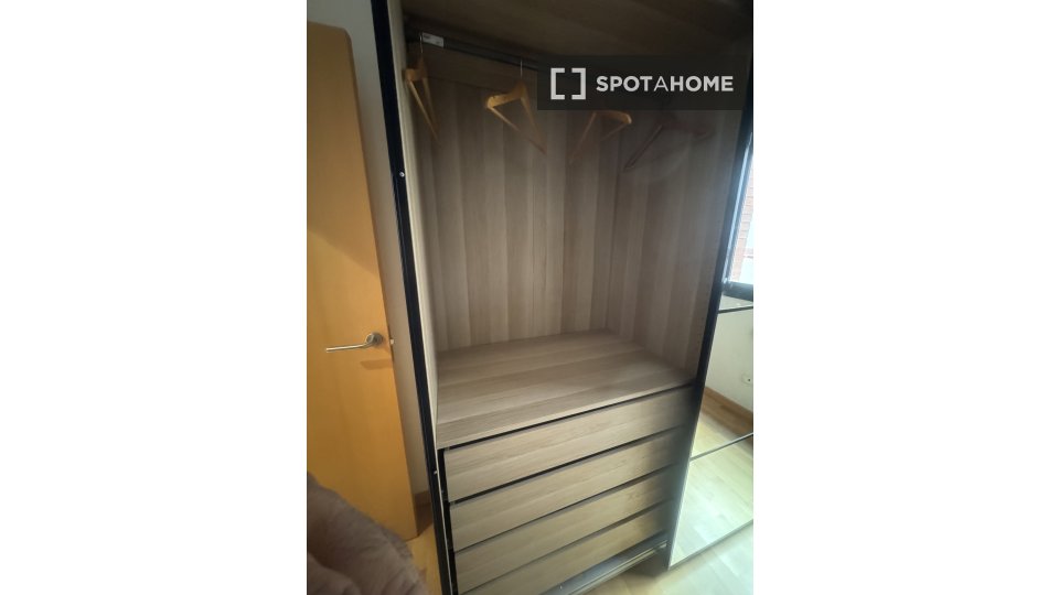 Double room Barcelona, 1 bed, 65m² — photo 9