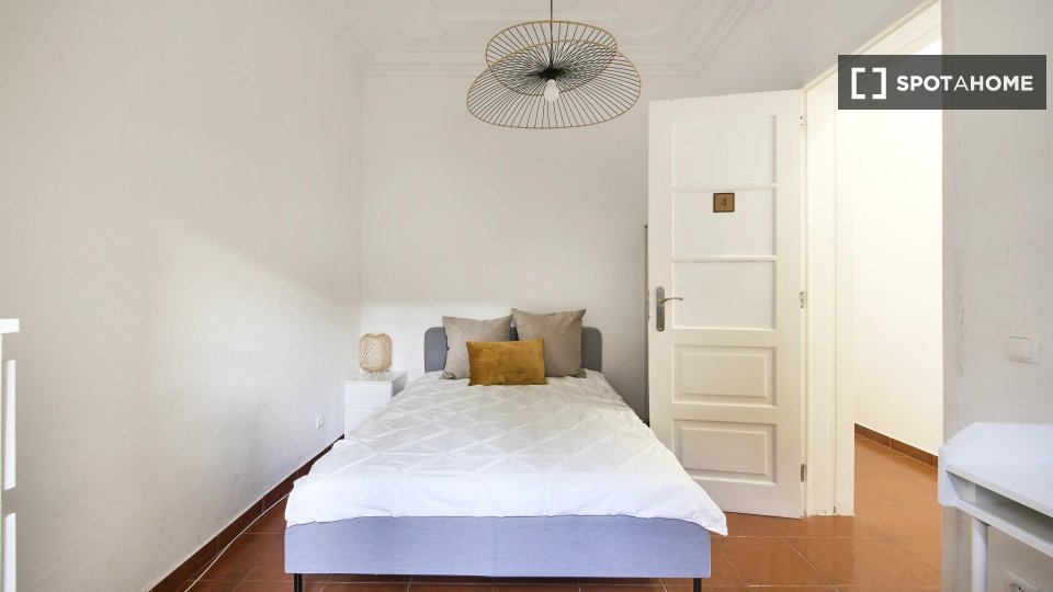 Double room Lisbon, 4 beds — photo 2
