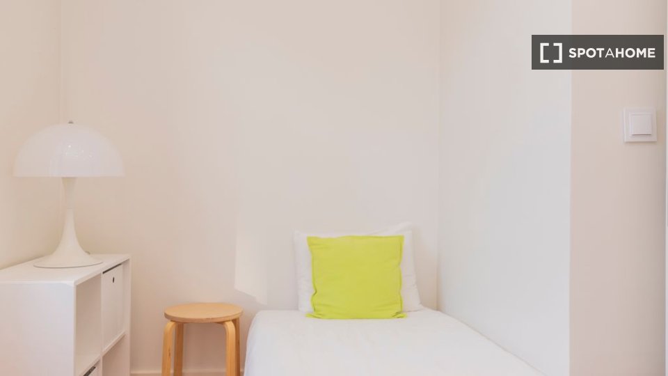 Apartment Lisbon, 4 beds — photo 19