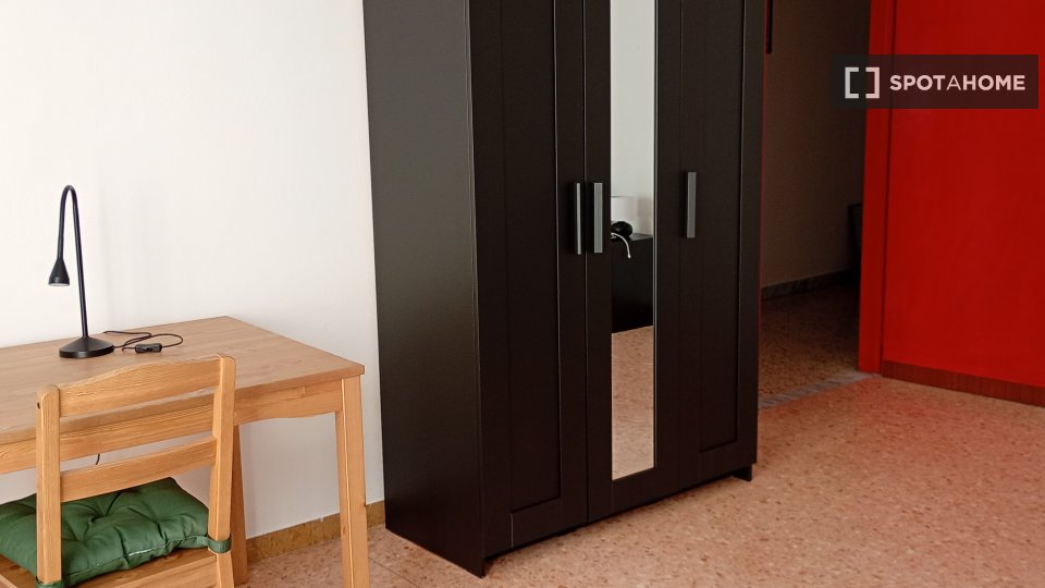 Double room Florence, 2 beds, 83m² — photo 9