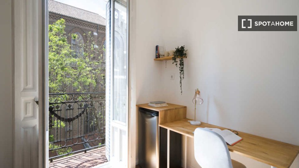 Double room Madrid, 8 beds — photo 47