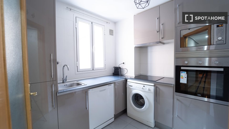 Double room Madrid, 4 beds — photo 13