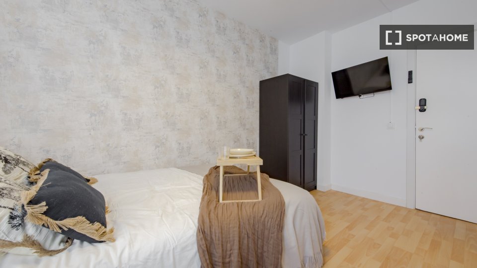 Habitación doble Madrid, 8 habitaciones — foto 11