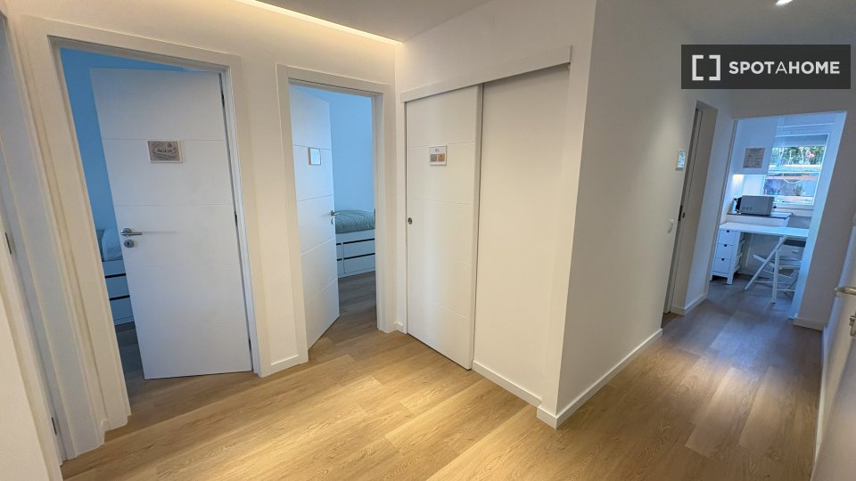 Double room Lisbon, 4 beds, 90m² — photo 7