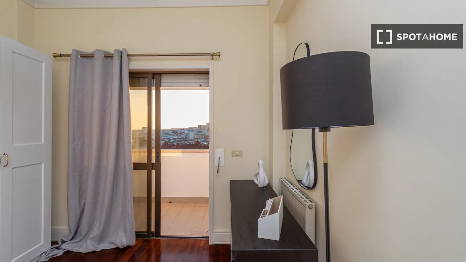 Double room Lisbon, 8 beds — photo 9