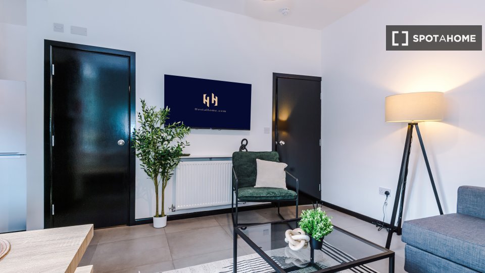 Apartment Manchester, 4 beds, 80m² — photo 4