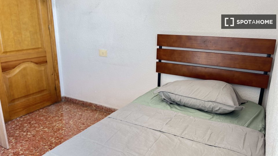 Double room Valencia, 5 beds — photo 12