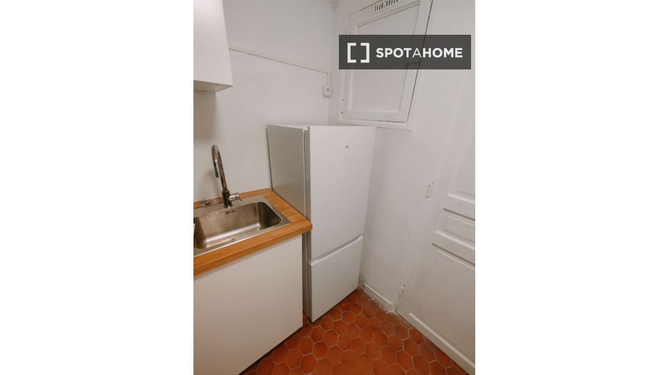 Apartment Paris, 1 bed, 19m² — photo 2