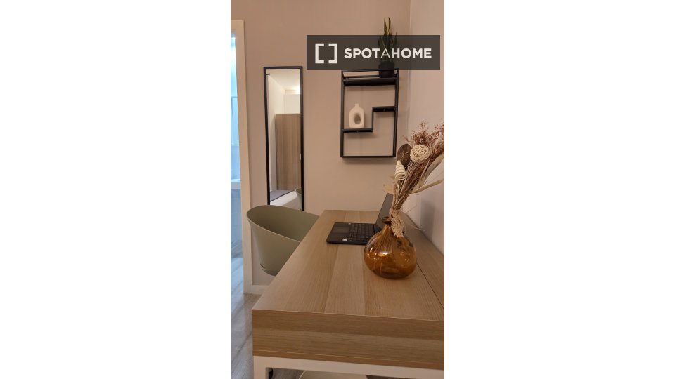 Double room Barcelona, 6 beds, 180m² — photo 13
