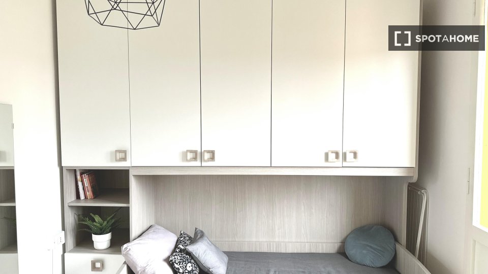 Double room Bologna, 3 beds — photo 12