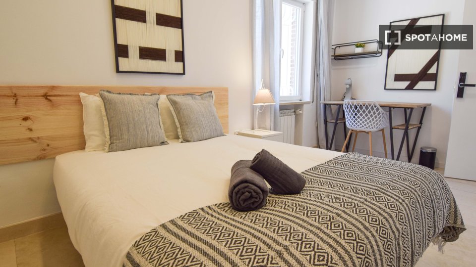Double room Madrid, 11 beds, 503m² — photo 18