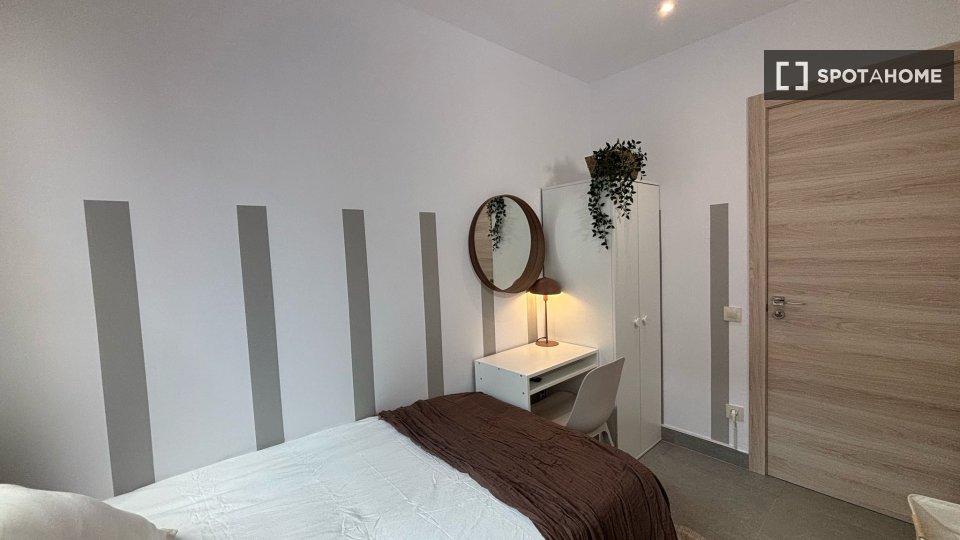Double room Barcelona, 4 beds, 90m² — photo 13