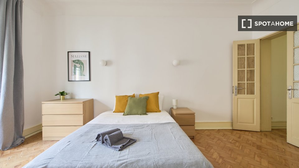 Double room Lisbon, 5 beds — photo 12