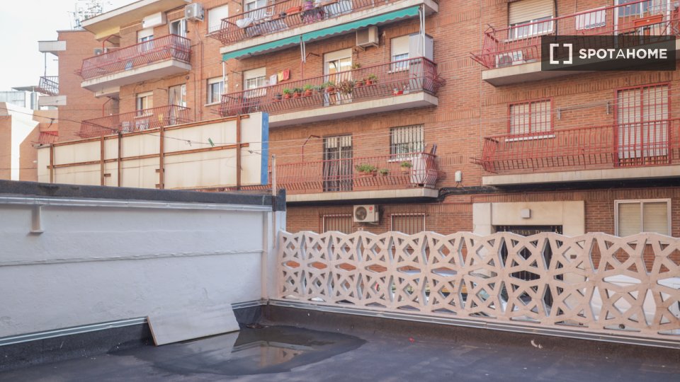 Double room Madrid, 5 beds — photo 11