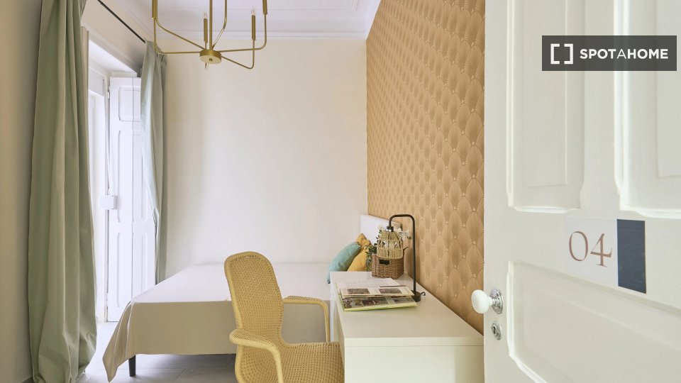 Double room Lisbon, 5 beds — photo 11