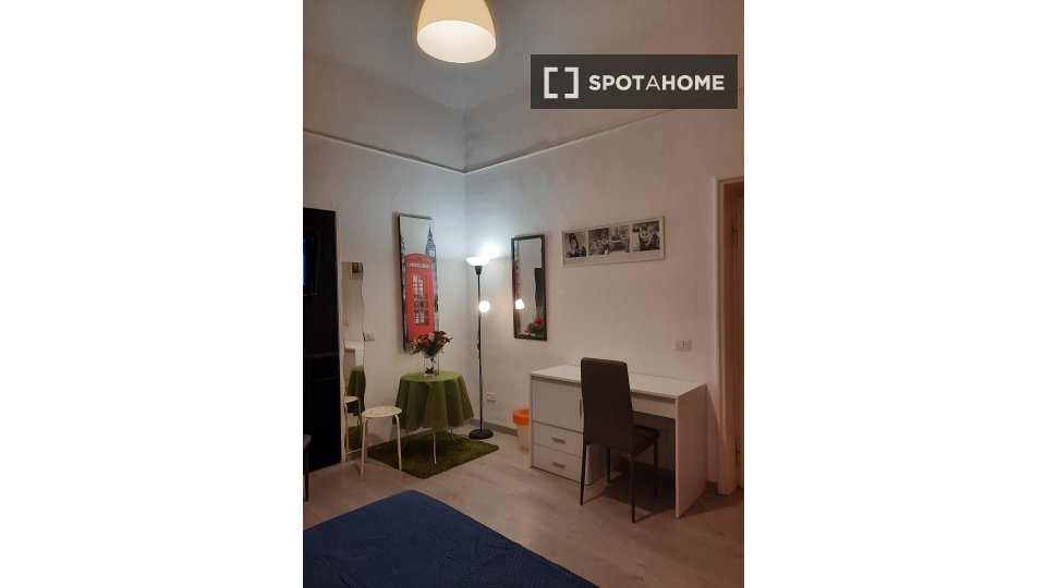 Double room Rome, 3 beds — photo 22