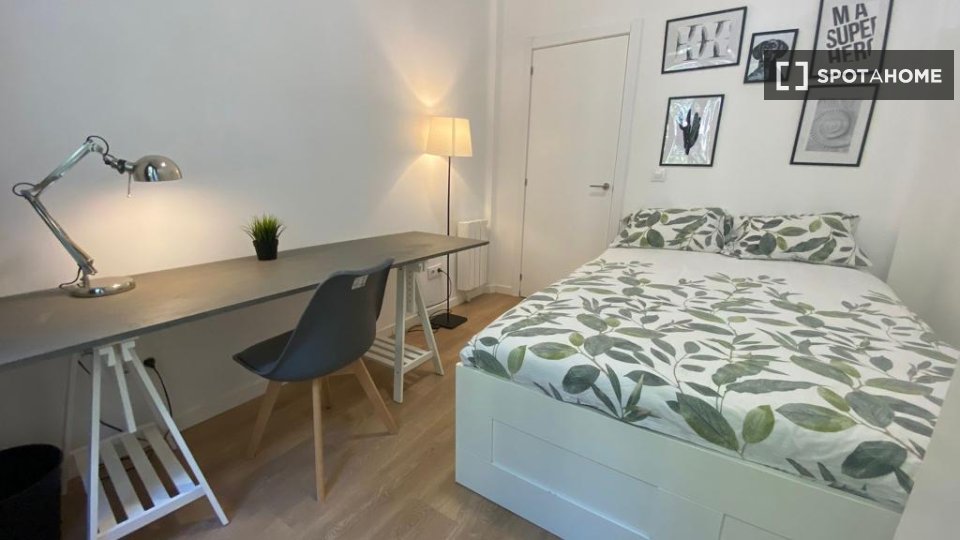 Double room Madrid, 6 beds — photo 1