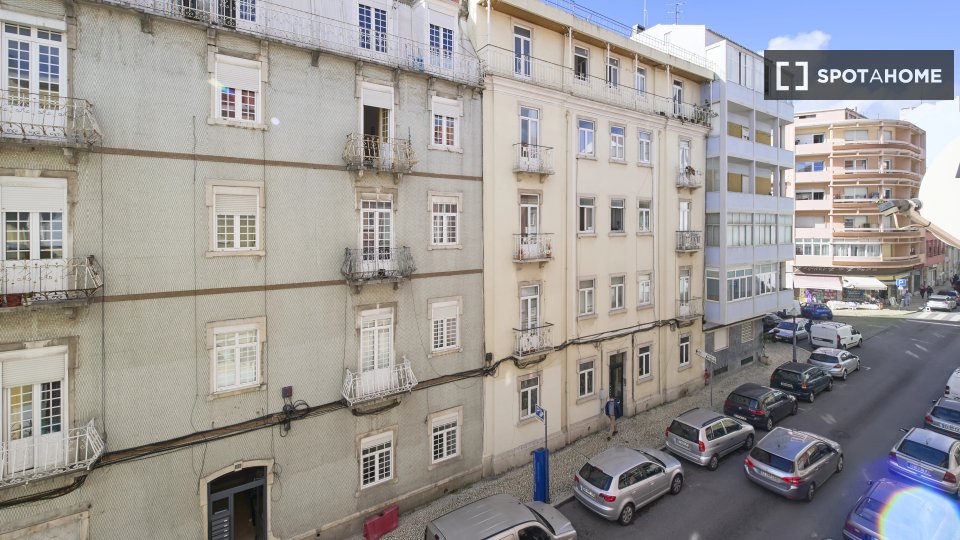 Double room Lisbon, 4 beds — photo 14