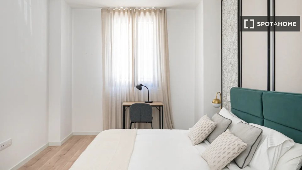 Double room Madrid, 5 beds — photo 19