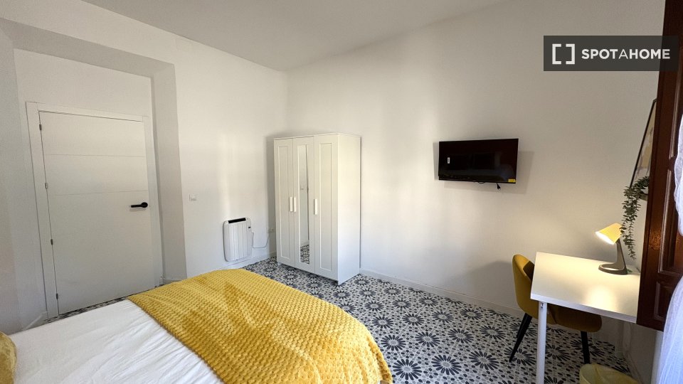 Double room Granada, 6 beds — photo 1