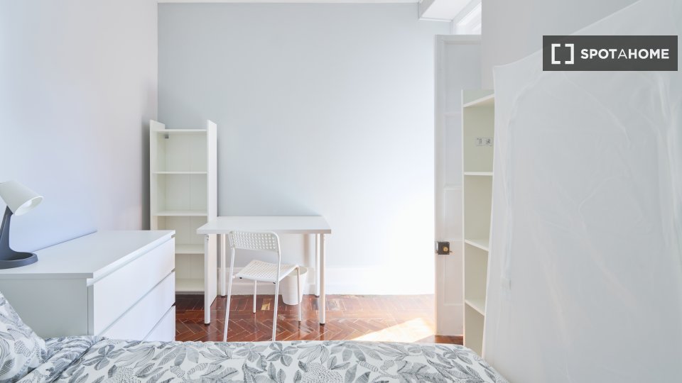 Double room Lisbon, 16 beds — photo 9