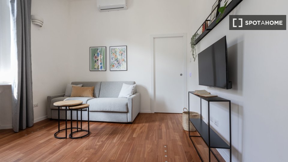 Apartment Milan, 1 bed, 51m² — photo 1