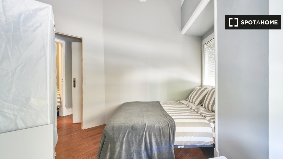 Double room Lisbon, 8 beds — photo 6