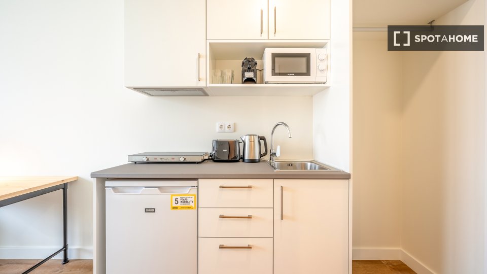 Apartment mono Lisbon, 17m² — photo 10