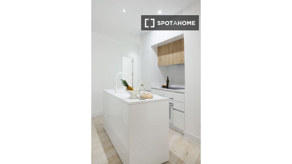 Double room Madrid, 3 beds — photo 3