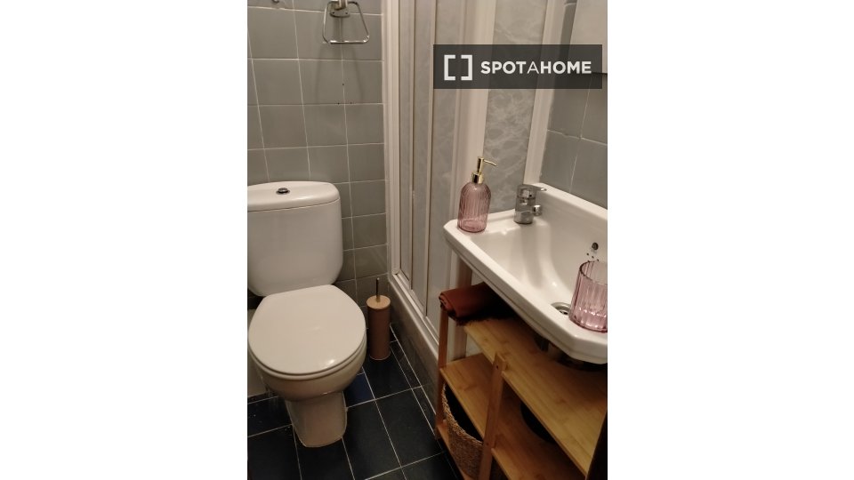 Double room Barcelona, 4 beds, 80m² — photo 3