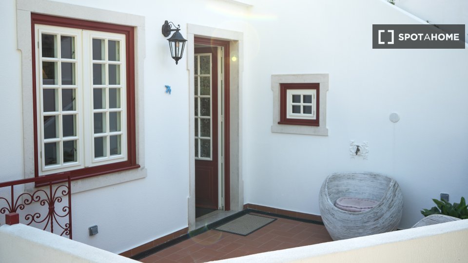 Apartment Lisbon, 2 beds, 85m² — photo 14